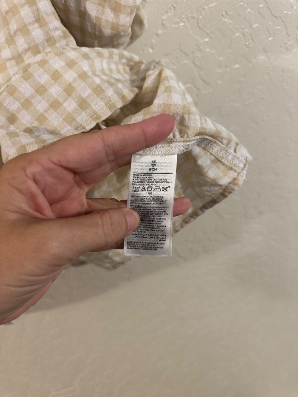 Old Navy Gingham Taupe Babydoll Puff Sleeve Seersucker Cropped Blouse - Picture 8 of 9